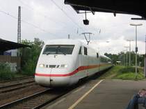 Am 23.06.2007 durchf�hrt ein 402 als ICE 650 Leichlingen in Richtung K�ln Hbf.