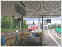 Die S3 nach Darmstadt fuhr am 15.06.2007 mit 420 331 in die Station Frankfurt am Main-Galluswarte ein, an der die Treppenabg�nge mit Bahn- und Stadtmotiven sehr sch�n gestaltet sind.