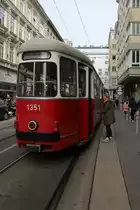 Wien Wiener Linien SL 49 (c4 1351 (Bombardier-Rotax, vorm. Lohnerwerke, 1976) + E1 4515 (Lohnerwerke 1972)) VII, Neubau, Westbahnstraße (Hst. Westbahnstraße / Neubaugasse) am 9. Mai 2019.