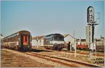 Die SNCF BB 67483 erscheint, um in Dieppe den Schnellzug Dieppe - Paris zu bespannen.- 

14. Febraur 2002