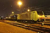 Am frühen Morgen des 11.12.2017 stand MRCE/TXL ES 64 F4-093 (189 993-9) zusammen mit MRCE/TXL ES 64 F4-092 (189 992-1), ELL/TXL 193 278 und ELL/TXL 193 282 abegstellt im nördlichen Vorfeld vom Badischen Bahnhof von Basel und wartete dort auf ihren nächsten Einsatz.