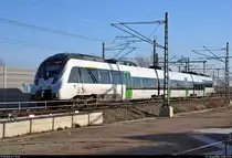 Nachschuss auf 1442 124 (Bombardier Talent 2) der S-Bahn Mitteldeutschland (DB Regio Südost) als S 37734 (S7) nach Halle-Nietleben, die ihren Startbahnhof Halle(Saale)Hbf Gl. 13a verlässt.
[27.12.2018 | 13:21 Uhr]