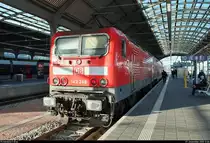 Nicht schlecht gestaunt hatte ich, als auch noch bzw. wieder Ende Dezember 2018 auf der S9 der S-Bahn Mitteldeutschland Ersatzzüge unterwegs waren, da die üblich eingesetzten BR 1442 (Bombardier Talent 2) sukzessive aus dem Verkehr genommen und mit WLAN ausgestattet wurden.
143 248 von DB Regio Mitte als S 37917 (S9) nach Eilenburg steht in ihrem Startbahnhof Halle(Saale)Hbf auf Gleis 10 E-G.
[27.12.2018 | 13:26 Uhr]