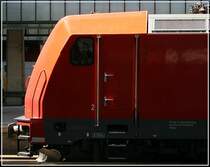 Beleuchtete Abschrägungen -

Detailaufnahme BR 146 im Stuttgarter Hbf am 24.6.2007 (M)