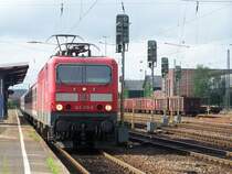Br.143 315-0 war am 22.06.07 auf Gleis 5 des Bahnhofes Aalen abgestellt und fuhr sp�ter wieder zur�ck nach Stuttgart Hbf. Rechts, ein Blick auf den G�terbahnhof von Aalen.