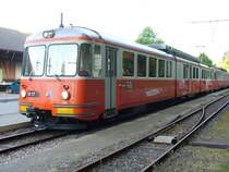 BD - Gelenktriebwagen BDe 8/8  4 + BDe 4/4 6 im Bahnhof am warten auf Fahrg�ste am 10.05.20007
