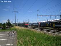 Re 4/4'' 11149 mit EXT 33522 Frauenfeld - Thun mit r�ckkehrenden Turnern des Eidgen�ssischen Turnfestes in Frauenfeld. Leider war dies eher eine Notaufnahme und ich konnte mein Fahrrad nicht rechtzeitig zur Seite stellen. UA Oberwinterthur 24.6.07