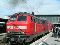218 419-0 wirft sich m�chtig ins Zeug um RE 27013 aus dem M�nchener Hbf. zu ziehen. 
Oder: mit Get�se schrecklich gro�, tun wir was zum CO2Aussto�   070615  