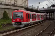 474 054-4 der S-Bahn Hamburg verlässt Hamburg Hauptbahnhof als S21 nach Aumühle, am 17.05.2019.