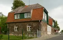 31.05.2012 Possendorf bei Dresden, Endbahnhof der ehemaligen Windbergbahn. Das Gebäude wurde 1908 von einem ortsansässigen Baumeister entworfen und gebaut. Nach der Einstellung des Personenverkehrs am 19. April 1951 wurde das stattliche Gebäude zum Kindergarten umgebaut und bis heute genutzt.