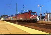 112 125-0 der Elbe-Saale-Bahn (DB Regio Südost) als RE 4883 (RE18) nach Jena-Göschwitz steht während der blauen Stunde in seinem Startbahnhof Halle(Saale)Hbf auf Gleis 10 A-C.
[16.2.2019 | 6:53 Uhr]