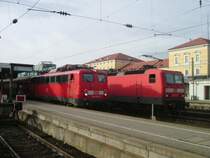 110 231 und 143 071 standen am 25.10.2005 in Regensburg nebeneinander.
