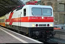 143 822-5 (243 822-4 |  Weiße Lady ) der Erfurter Bahnservice GmbH (EBS) als DPE 92150  Rennsteig-Express  von Meiningen nach Berlin-Lichtenberg steht in Halle(Saale)Hbf auf Gleis 8.
[16.2.2019 | 7:18 Uhr]
Hinweis an die Admins: Das Bild wurde mit dem Kit-Objektiv (Canon EF-S 18-55mm f/3.5-5.6 IS STM) aufgenommen.