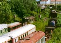 Blick von oben auf die Rarit�tensammlung des BEM N�rdlingen, 24.05.03
Links hinter dem VT steht die zum Schneepflug umgebaute E36 02