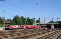 146 229-0  Europapark Rust  mit dem RE 4713 (Karlsruhe Hbf-Konstanz) bei der Einfahrt Villingen 7.6.19. Das Bild entstand von der Laderampe welche heute großteils als Parkplatz genutzt wird.