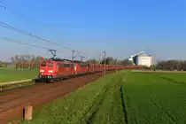 151 160 + 151 110 mit einem Erzzug am 17.04.2019 bei Wierthe. 