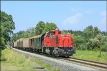 DH 1700.1 zieht einen Ganz-Zug Holz nach Preding hinein .
Für den nahegelegenen Holzverarbeitenden Betrieb Hasslacher rollt neben Rund auch Schnittholz an. 
13.06.2019  