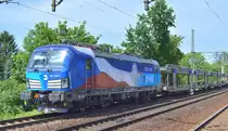 ČD Cargo a.s. mit  383 009-8  [NVR-Number: 91 54 7383 009-8 CZ-CDC] und PKW-Transportzug (leer) am 12.06.19 Dresden-Strehlen.