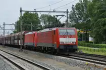 189 078-9 und eine Schwesterlok waren Ende Mai 2019 mit einem Güterzug in Blerick unterwegs.