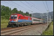 Am 12.06.2019 wurde RJ530 ausnahmweise mit einer Ersatzgarnitur gefahren. Bepannt war der Zug mit der 1116 045, hier zu sehen bei Bruck an der Mur.