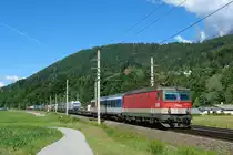 1144 225 mit einer RoLa am 15.06.2011 bei Terfens. 