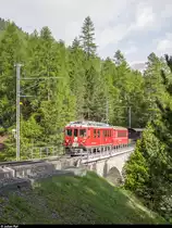 GV Club 1889 in Le Prese am 15. Juni 2019. Zu diesem Anlass wurden ab Pontresina zwei historische Extrazüge geführt. Der erste Zug bestand aus dem ABe 4/4 II 46 mit einem GmP und wurde als Fotozug mit Fotohalten auf der Strecke geführt.<br>
Hier beim Überqueren der Rosegbrücke in Pontresina.