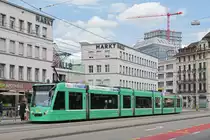 Be 6/8 Combino 322, auf der Linie 8, bedient die Haltestelle Markthalle. Die Aufnahme stammt vom 15.06.2019.