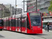 Zug 652 der Straßenbahn Bern als Linie 9 nach Wankdorf am Berner HB, 15.06.2019.