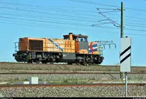 275 837-3 (Lok 6 | MaK G 1206) der northrail GmbH, vermietet an die Bocholter Eisenbahngesellschaft mbH, als Tfzf fährt in Halle (Saale), Karl-von-Thielen-Straße (Gebiet der DR), auf der Ostumfahrung für den Güterverkehr in nördlicher Richtung.
[25.4.2019 | 15:58 Uhr]