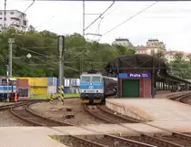ČD 362 040-8 mit dem R 724  Lu�nice  von Vesel� nad Lu�nic� nach Praha-Hole�ovice, am 08.06.2019 in Praha hl.n.