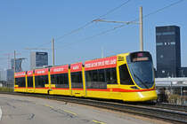 Be 6/10 Tango 185, auf der Linie 11, fährt zur Haltestelle Münchensteinerstrasse. Die Aufnahme stammt vom 29.03.2019.