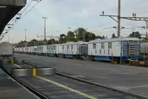CIRKUS KNIE.
Impressionen vom Güterbahnhof Langenthal, entstanden am 23. Juni 2019.
Noch während der letzten Vorstellung wurde der erste der beiden Kniezüge für die Fahrt nach Neuchâtel bereit gestellt.
Foto: Walter Ruetsch