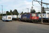 CIRKUS KNIE.
Impressionen vom Güterbahnhof Langenthal, entstanden am 23. Juni 2019.
Noch während der letzten Vorstellung wurde der erste der beiden Kniezüge für die Fahrt nach Neuchâtel bereit gestellt.
Foto: Walter Ruetsch