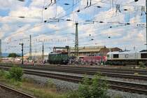 DB Museum E44 002 beim Sommerfest im DB Museum Koblenz Lützel am 22.06.19. Von einen Gehweg aus fotografiert. Die Bundespolizei hat die Fotografen überwacht damit nichts passiert