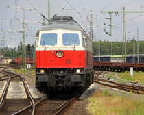 232 141-2 von der WFL rangiert in Stolberger-Gbf/Rheinland.
Aufgenommen in Stolberg-Gbf-Rheinland.
Bei Sommerwetter am Nachmittag vom 18.6.2019.