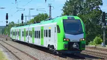 Noch mit Registrierung der Stadler Pankow GmbH unterwegs, dieser grüne dreiteilige Triebzug vom Typ Typ FLIRT³ mit der Nr. 3427 004 A (NVR-Nummer: 94 80 3427 004-1 D-STAP) am 24.06.19 Saarmund Bahnhof. Ich nehme an eine Testfahrt? 
Ps: Also zukünftig für den Verkehrsverbund Rhein-Ruhr (VRR) im Einsatz, Vielen Dank Frank für die Info !!! 