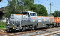 Interessanter Lokzug in Hamburg-Harburg, die Hamburger Rail Service mit ihrer vossloh DE 18 (92 80 4185 026-6 D-HRS) hat zwei northrail Dieselloks am Haken, die 295 970-8 + 263 007-3 am 25.06.19   