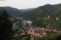 RE 4700 (Konstanz-Offenburg) mit Schublok 146 231-6 auf dem Reichenbachviadukt 25.6.19