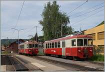 Heute vor genau 34 Jahren kam ich nach Blonay, als Krankheitsvertretung für ein paar Wochen - und bin geblieben: Grund genug, für ein paar CEV Bilder:

In Blonay begegnet der einfahrende CEV BDeh 2/4 74 dem abgestellten BDeh 2/4 73.

7. Mai 2015