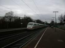 Ein ICE 1 im tr�ben Br�hl. Ich habe ihn dort das erste Mal einen ICE 1 gesehen. Es war der ICE 28 von Kiel nach Wien, �ber K�ln.
