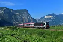 1216 025 mit EC 89 am 24.06.2019 bei Mezzocorona. 