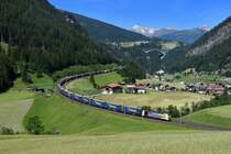 193 777 mit TEC 43130 am 25.06.2019 bei St. Jodok am Brenner. 