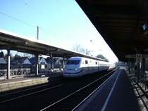 Mal wieder f�hrt ein ICE 2 durch Br�hl (bei K�ln). Diesmal im Winter und gegen Mittag.