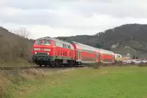 Am 29.12.2017 fahren 218 430 und 218 460 (Zugschluss) mit RB Miltenberg-Aschaffenburg bei Klingenberg am Fotografen vorbei. 