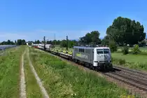 111 222 mit einer Überführung am 30.06.2019 bei Plattling. 