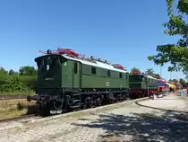 DB Museum 144 507-1 am 29.06.2019 beim Bahnhofsfest zum Thüringentag in Sömmerda. Der Thüringer Eisenbahnverein brachte dazu zahlreiche Fahrzeuge aus dem Museum in Weimar in den ehem. Güterbahnhof im unteren Teil des Sömmerdaer Bahnhofs.