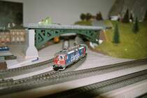 Die Re 421 397-1 Cargo der SBB, macht die M�rklin mit einem Hochleistungs Motor, mit der Artikelnumer 37345. Von dieser Lok hat es ein paar Fotos, mit der gleichen Betriebsnumer: http://www.bahnbilder.de/index.php3?name=galerie&kategorie=Schweiz/E-Loks/Re+421 