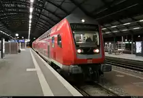 DBpbzfa 763.0 von DB Regio Mitte mit Schublok 143 ??? der S-Bahn Mitteldeutschland (DB Regio Südost) als S 37772 (S7) nach Halle-Nietleben steht in ihrem Startbahnhof Halle(Saale)Hbf abweichend auf Gleis 9.
[18.5.2019 | 22:50 Uhr]