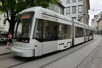Straßenbahn-Triebwagen 211 in Graz am Schlossbergplatz, 16.6.19

