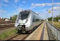 1442 708 (Bombardier Talent 2) der S-Bahn Mitteldeutschland (DB Regio Südost) als S 37357 (S3) von Halle(Saale)Hbf nach Leipzig-Connewitz steht im Hp Halle Messe auf der Bahnstrecke Magdeburg–Leipzig (KBS 340).
[26.5.2019 | 17:26 Uhr]